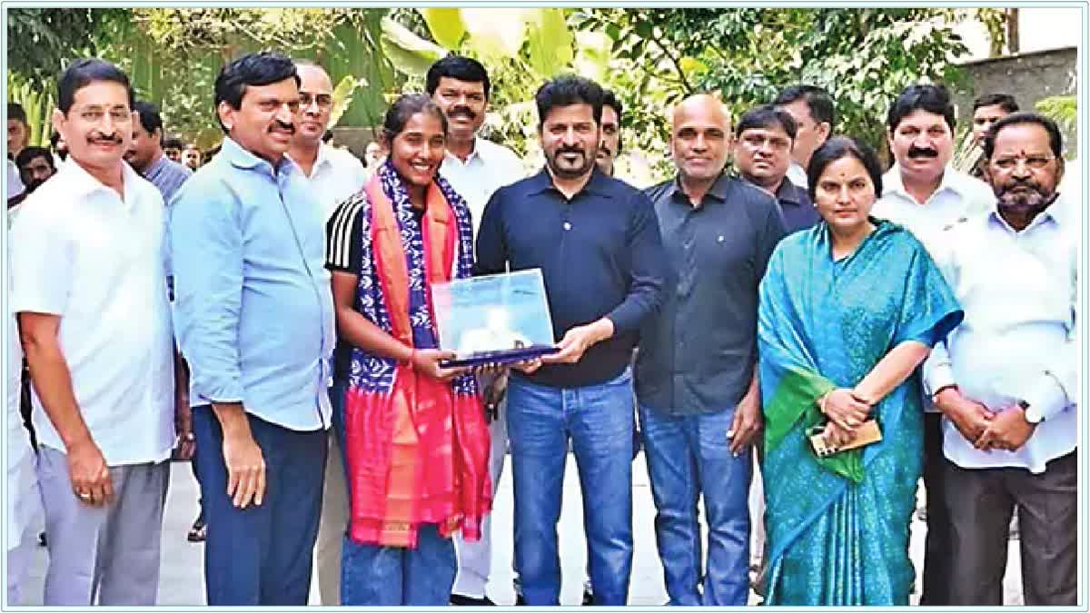 Gongadi Trisha Meets CM Revanth Reddy