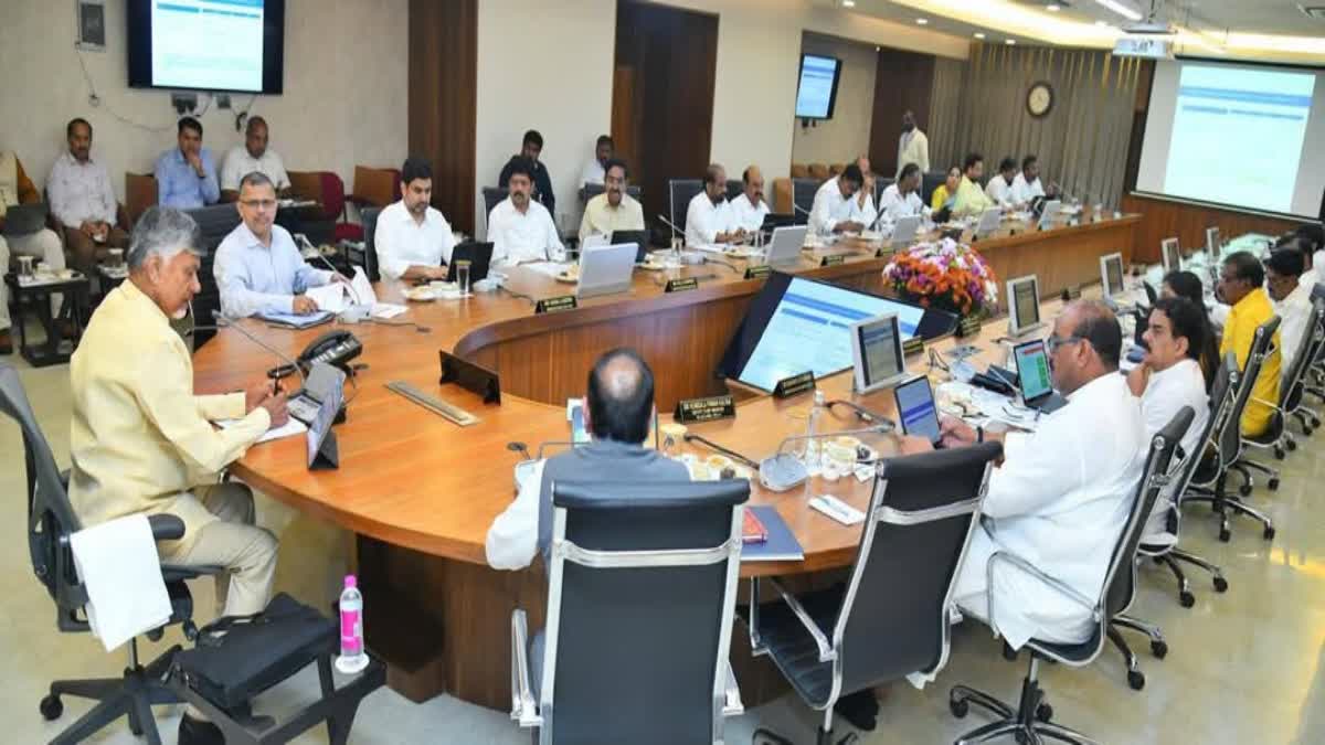 CM_CBN_Discussion_with_Ministers