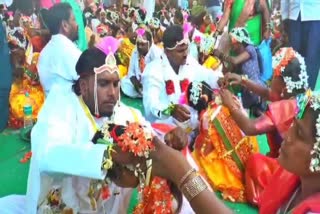 136-couples-enter-new-life-in-mass-wedding-at-raichur