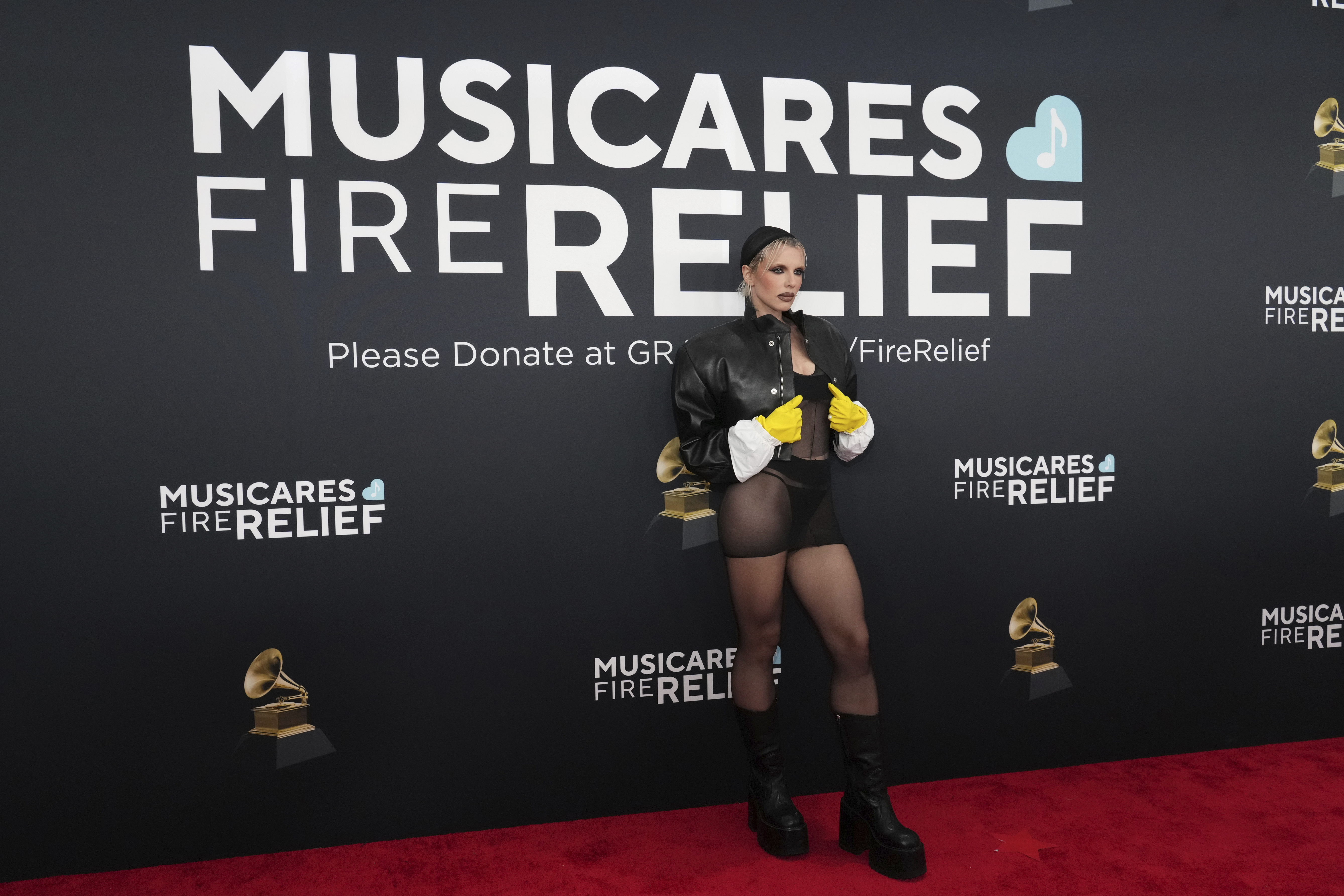 Julia Fox at the 67th annual Grammy Awards