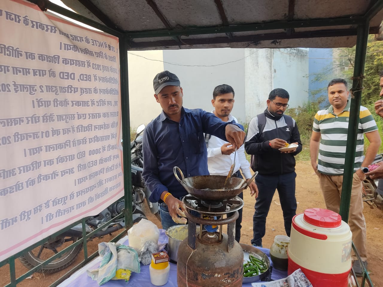 Fired teachers selling pakodas