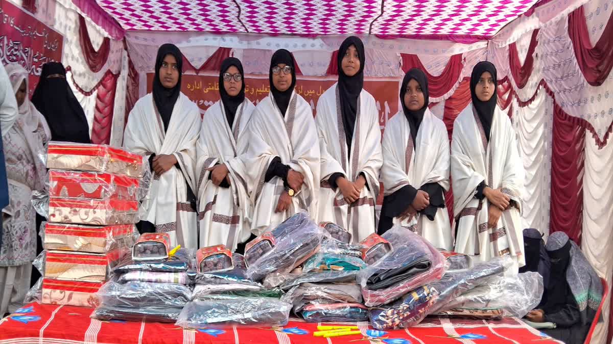 Gaya: Five female students from the Al Jamiat al Islamia Lilbanat completed memorizing the Quran