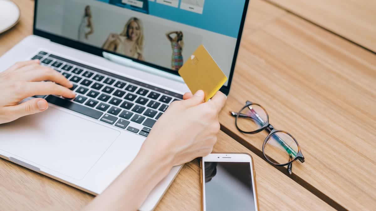 Etv BharatRepresentative Image showing a credit card being used to make an online purchase. (CC0)