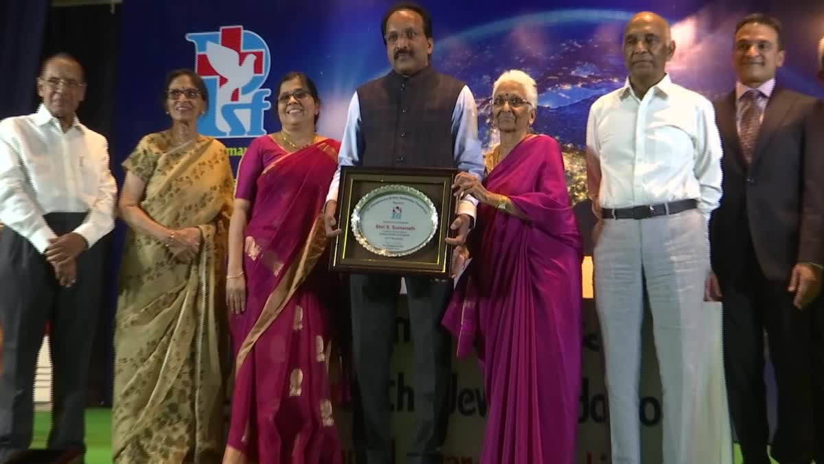 Pratibha Award to ISRO Chairman Somnath