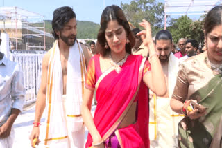 WATCH | Janhvi Kapoor, Shikhar Pahariya Visit Tirupati on Her Birthday with Orry in Tow