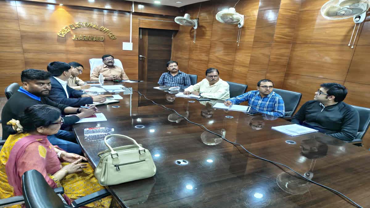 Jharkhand Chief Electoral Officer K Ravi Kumar online meeting with DCs of all districts