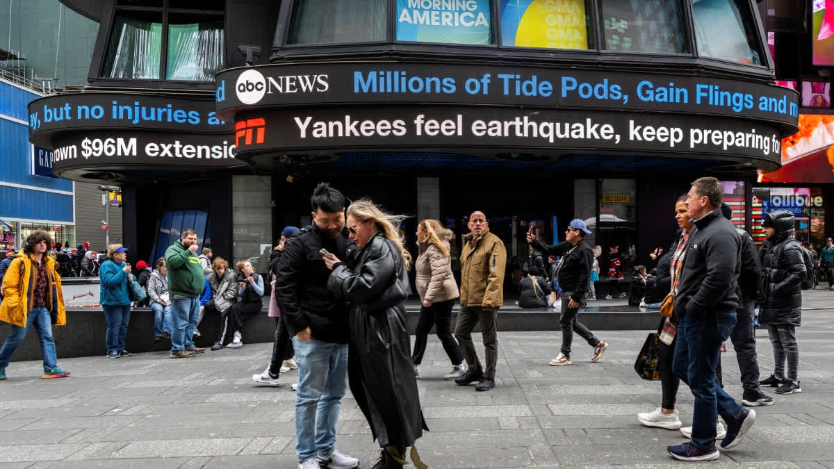 An earthquake centred between New York and Philadelphia shook skyscrapers and suburbs across the northeastern US on Friday, causing no major damage but startling millions of people in an area unaccustomed to such tremors.