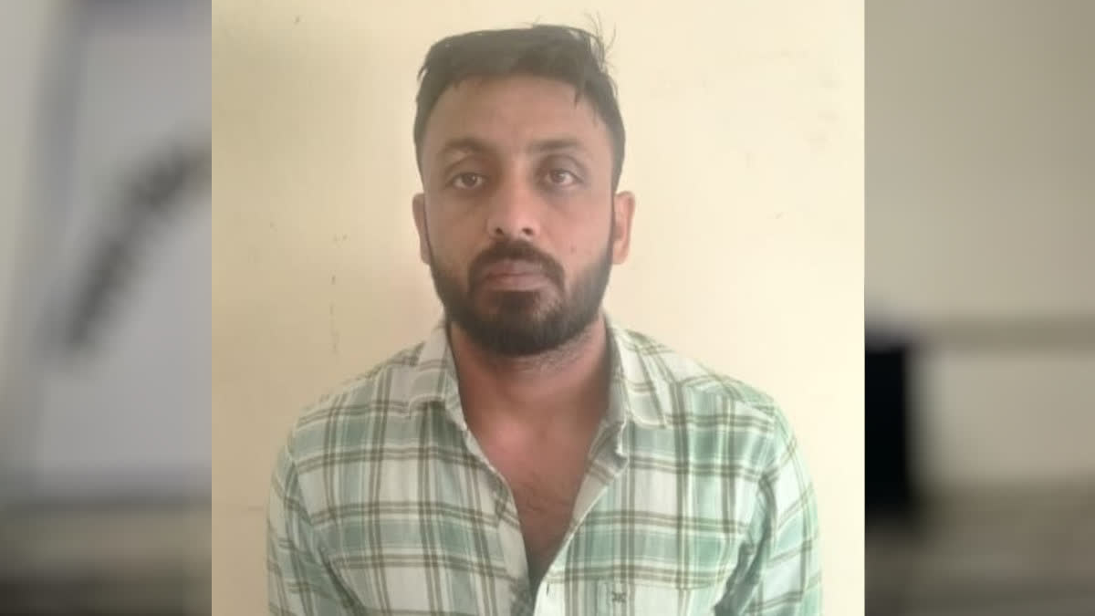 Criminal carrying reward of Rs 10000 caught