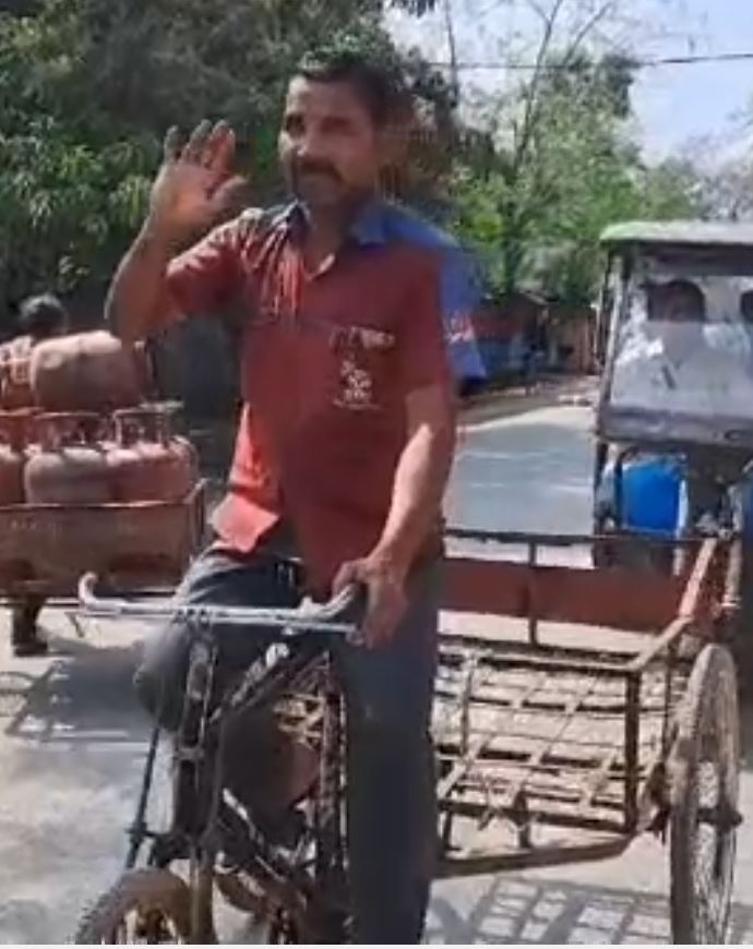 Gas Delivery Boy Contesting Elections For 20 Years