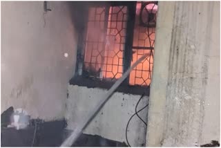 नोएडा के रामकृष्ण विवेकानंद अनाथालय में लगी आग