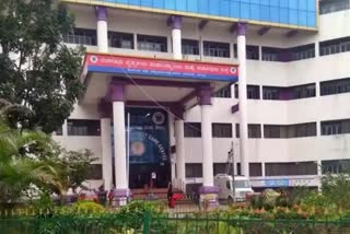 female-students-of-bengaluru-medical-college-fall-sick-and-admitted-to-hospital