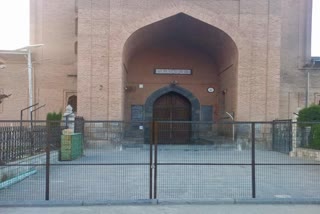 no-taraweeh-shab-e-qadr-at-jamia-masjid-mirwaiz-placed-under-house-arrest