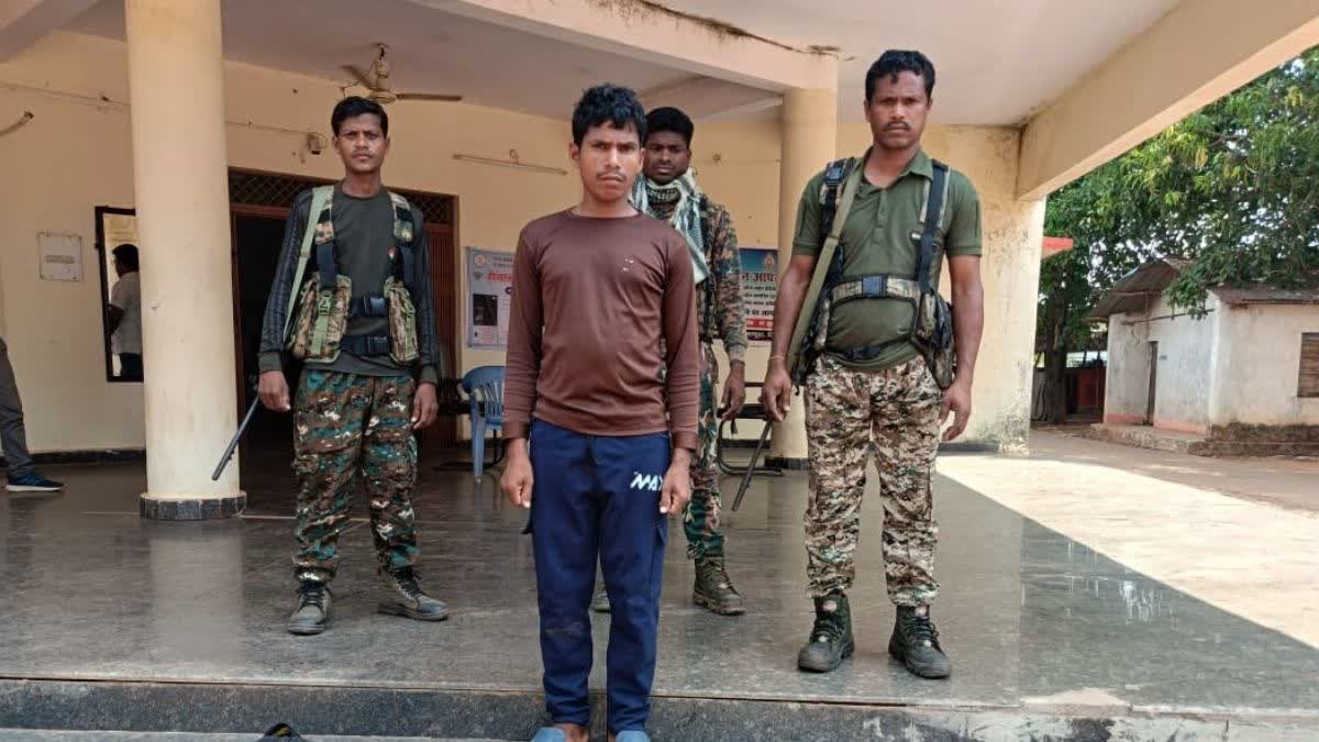 reward of five lakh on Maoist