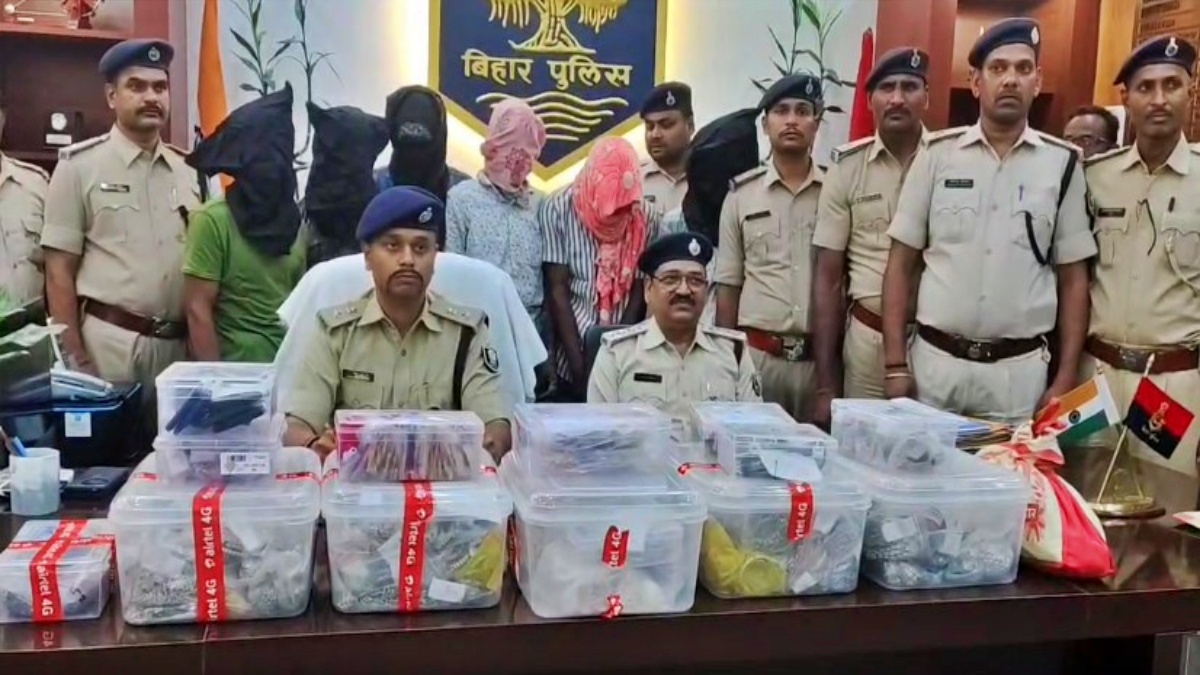 करोड़ों रुपये के गहने के सात चोर गिरफ्तार