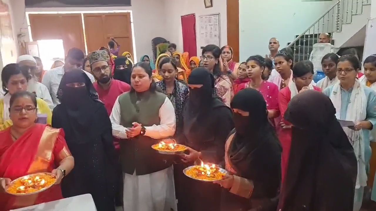 Muslim women in Varanasi performed aarti of Lord Shri Ram and supported the Waqf Board Amendment Bill