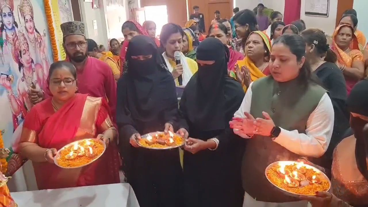 Muslim women in Varanasi performed aarti of Lord Shri Ram and supported the Waqf Board Amendment Bill