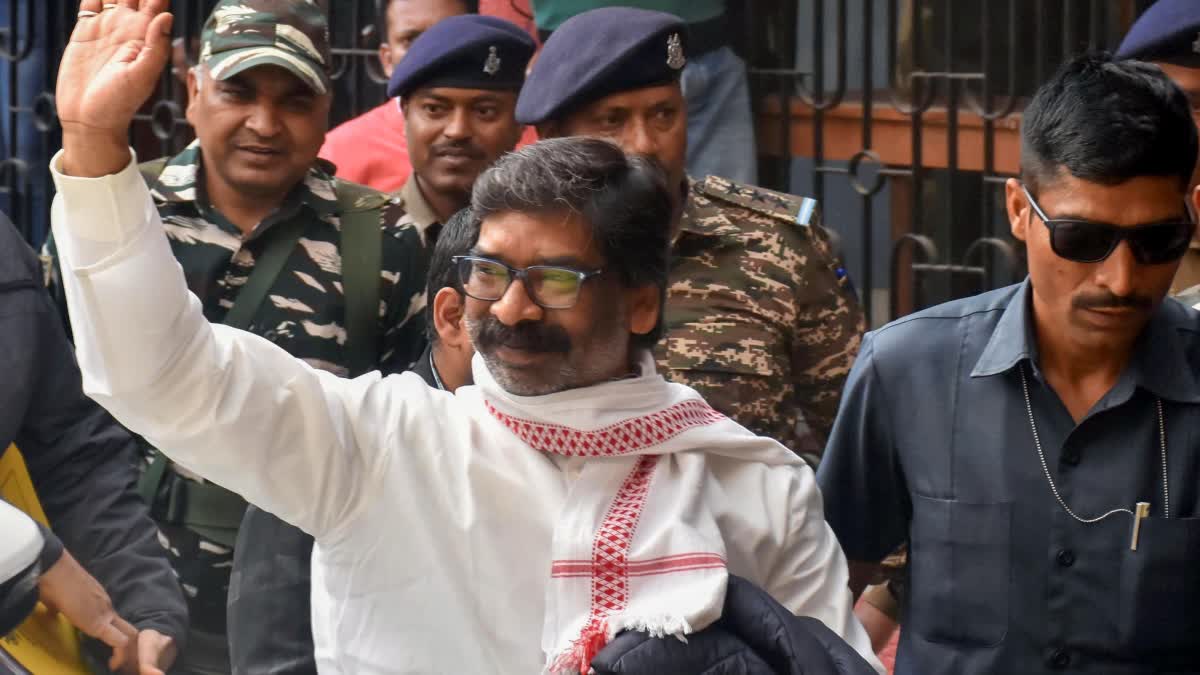 Former Chief Minister of Jharkhand Hemant Soren has moved the Supreme Court against rejection of his bail plea by Jharkhand Hight Court.