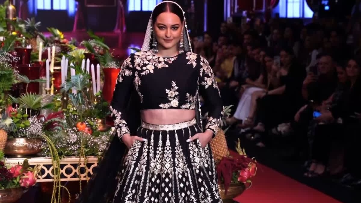 Sonakshi Sinha walking the ramp