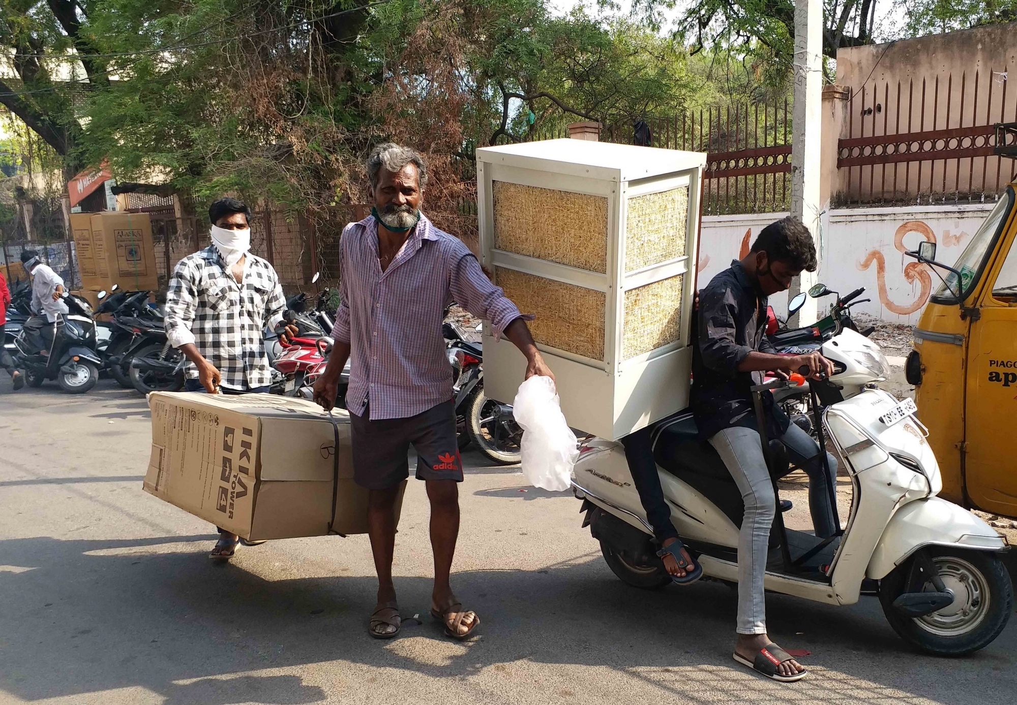 metal or plastic Which cooler gives more cold air