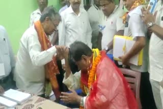 Soumya Ranjan Patnaik Seek Blessings Badri Narayan Patra