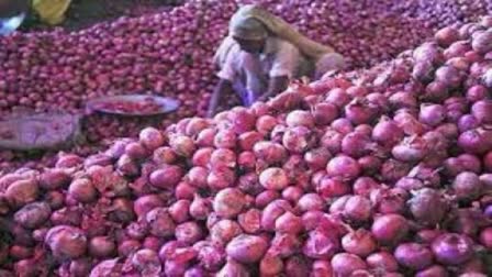 INDIA LIFTS BAN ON ONION EXPORTS