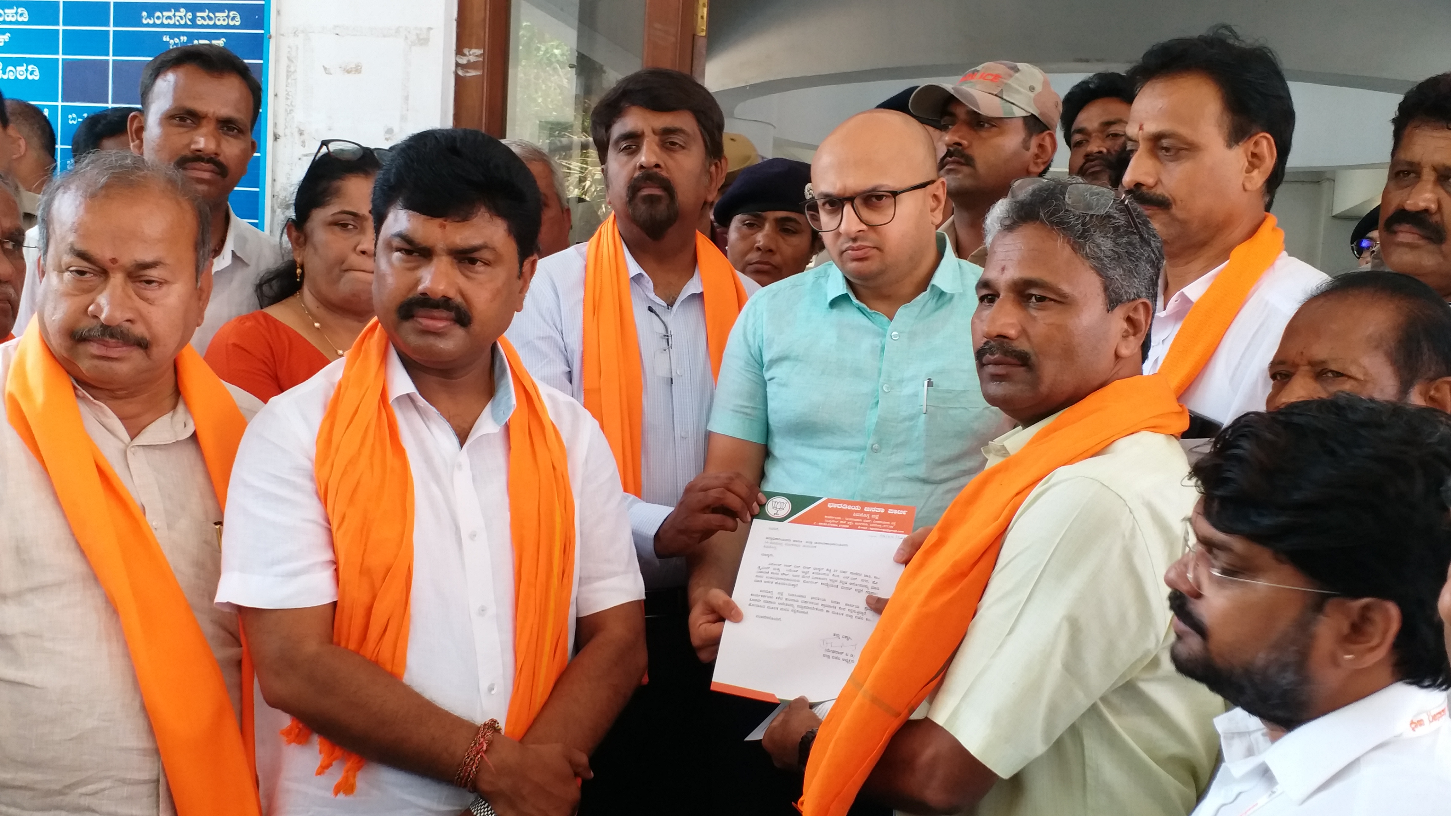 Vinod Raj  deportation of Vinod Raj  Shivamogga  BJP Yuva morcha