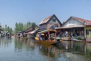 Kashmir Cheap Tour Packages Draw None Amid Layoffs And Empty Hotels