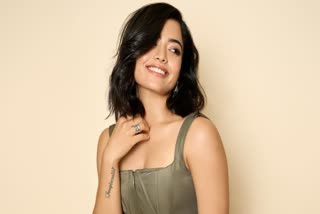 Rashmika Mandanna's Humble Act Wins Hearts as She Turns Photographer for Paparazzo