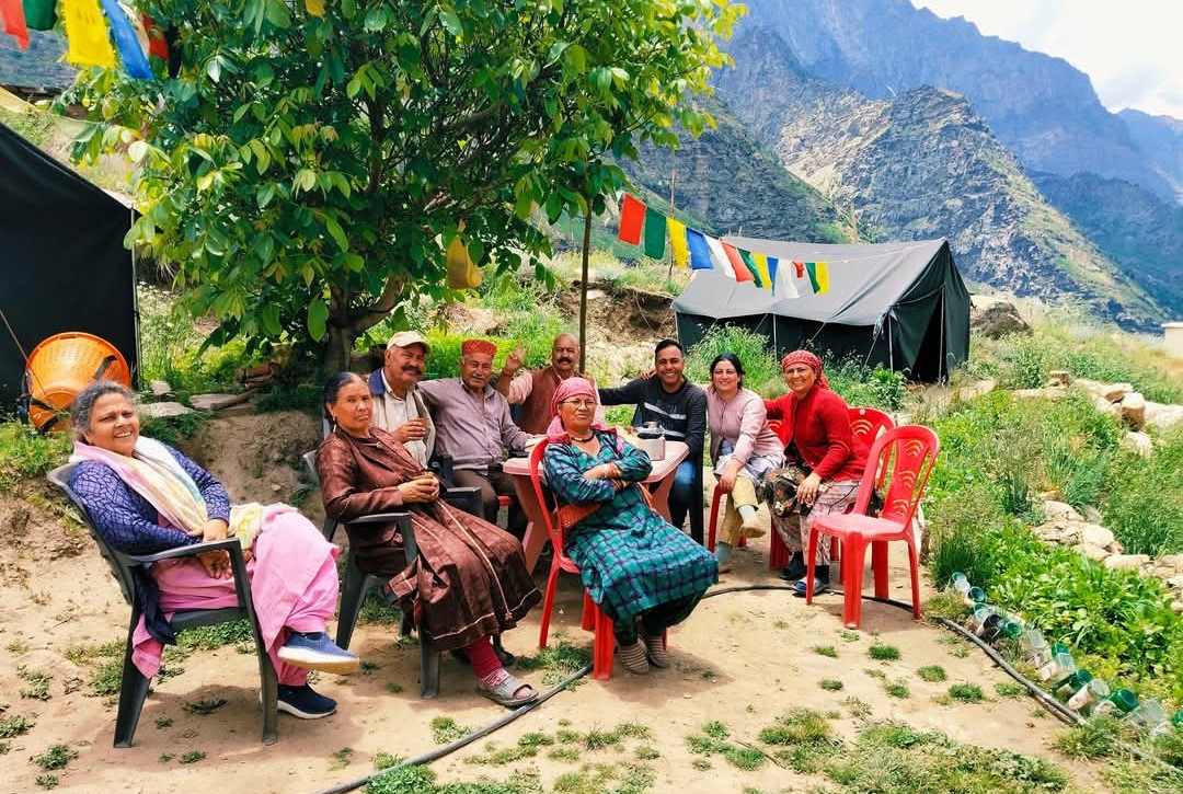 लाहौल स्पीति में मड हाउस चलाती हैं सुषमा