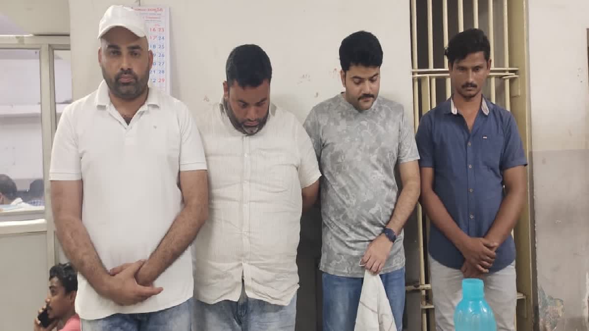 telangana  shop owner and three others kidnap gst officials  hyderabad  hyderabad telangana  kidnap  hyderabad kidnap  ഹൈദരാബാദ്  ഹൈദരാബാദ് തട്ടിക്കൊണ്ടുപോകൽ  ജിഎസ്‌ടി  gst  ജിഎസ്‌ടി ഉദ്യോഗസ്ഥരെ തട്ടിക്കൊണ്ടുപോയി  തട്ടിക്കൊണ്ടുപോകൽ  kidnapped  കൃഷ്‌ണനഗർ  ഹൈദരാബാദ് തെലങ്കാന  crime news  ജിഎസ്‌ടി ഉദ്യോഗസ്ഥർ