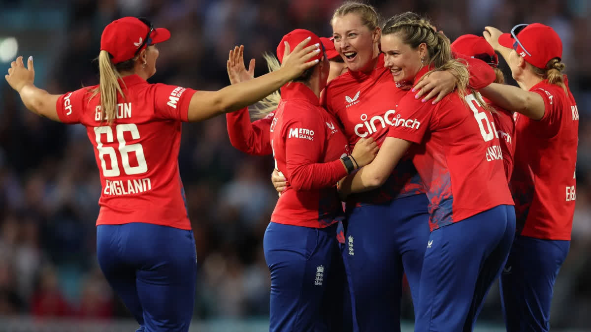 Womens Ashes  England vs Australia  England vs Australia 2nd T20I  England Womens Cricket  Australia Womens Cricket  Ellyse Perry  Danni Wyatt  വനിത ആഷസ്  വനിത ആഷസ് ടി20 പരമ്പര  ഇംഗ്ലണ്ട് വനിത ക്രിക്കറ്റ് ടീം  ഓസ്‌ട്രേലിയന്‍ വനിത ടീം  ഡാനി വ്യാറ്റ്  എല്ലിസ് പെറി