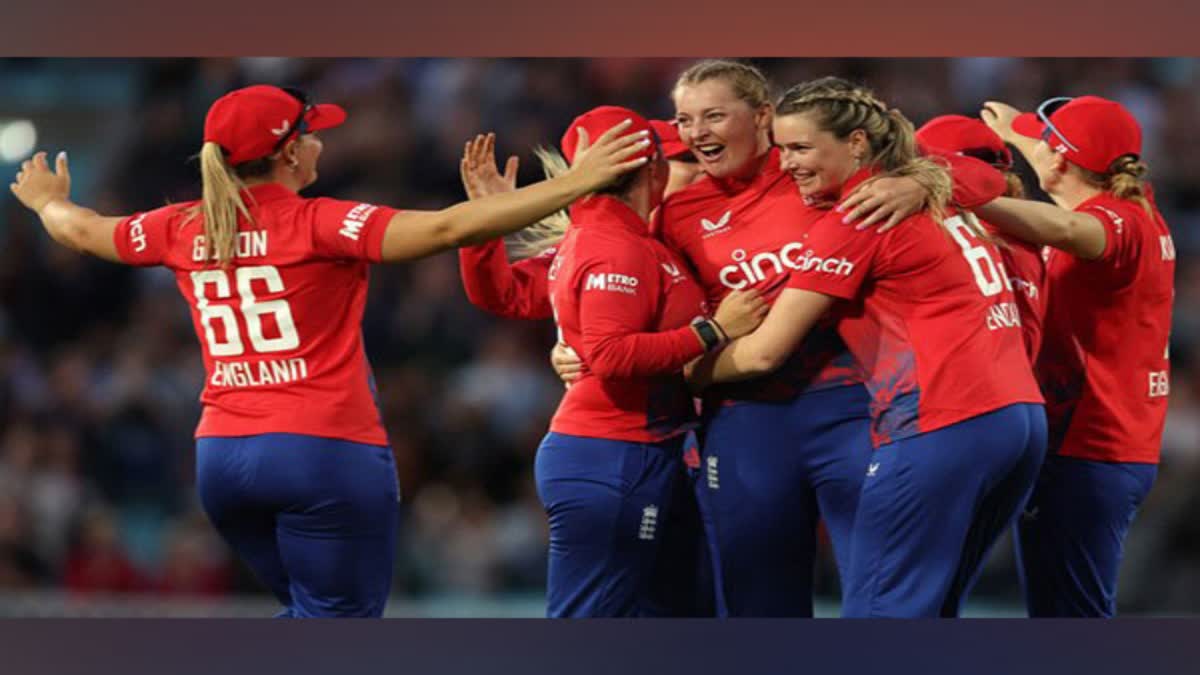 Danni Wyatt shines as England keep Women's Ashes alive by defeating Australia in 2nd T20I by 3 runs