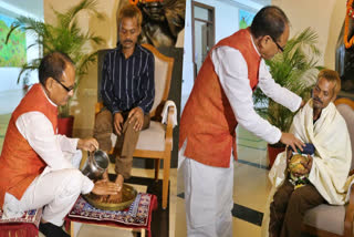 In an attempt to counter the Opposition narrative in the urination case in Chief Minister Shivraj Singh Chouhan washed the feet of a tribal labourer who had been subjected to an appalling act of humiliation, on Wednesday. He shared the images from the event in his twitter handle and a short video of Shivraj's act also was shared with the media.