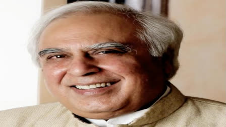 'Tamasha' not democracy: Kapil Sibal on Maharashtra developments