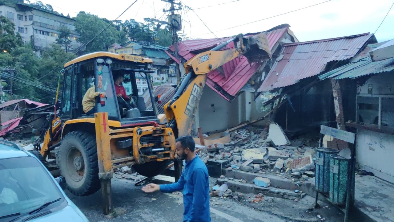 6 shops demolished at Mussoorie Library bus stand