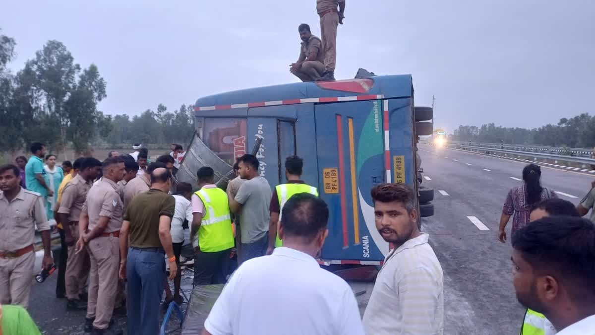 Bus Overturns On Purvanchal Expressway In Uttar Pradesh