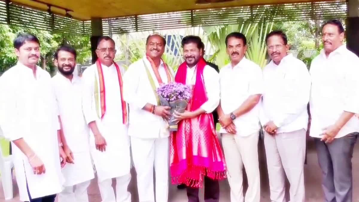 Gadwal MLA joined Congress Party