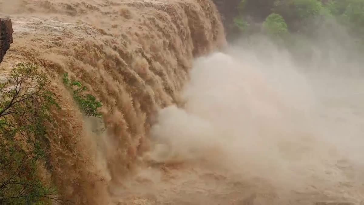 SHIVPURI RAIN CONTINUES 24 HOURS