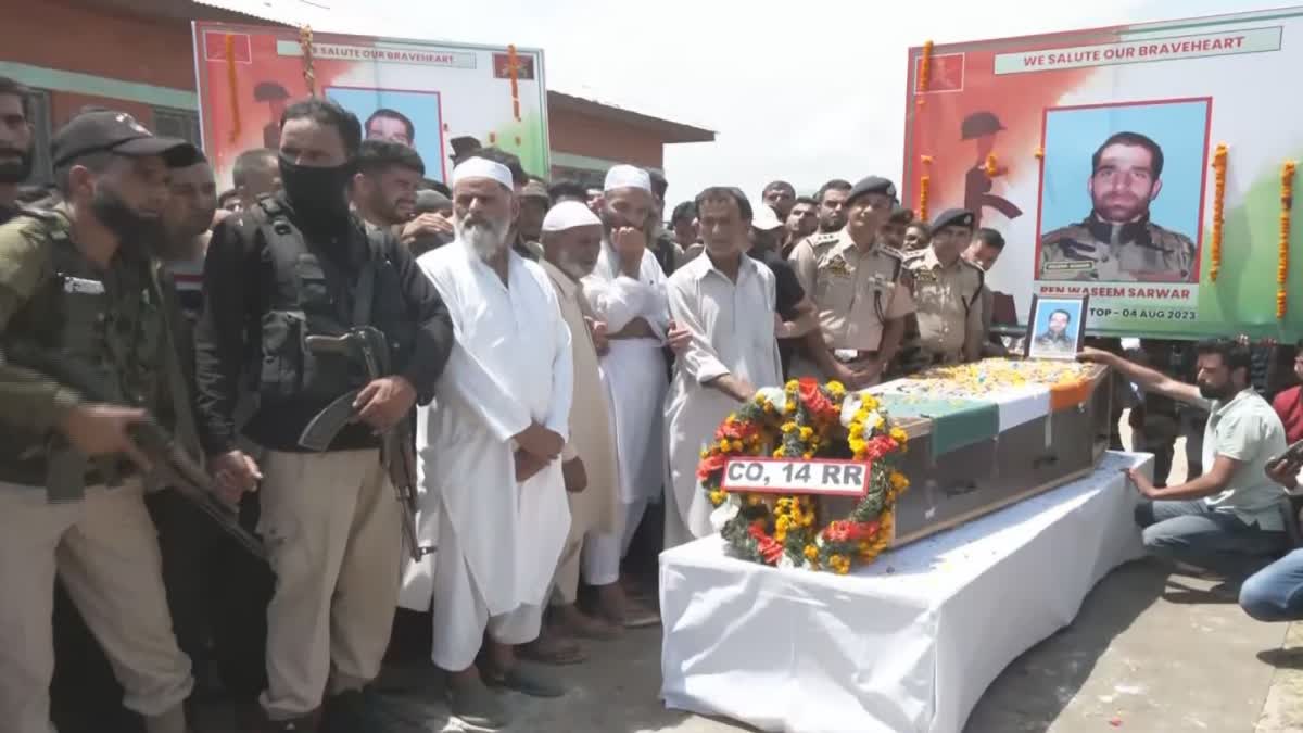 bandipora-slain-soldier-laid-to-rest-with-full-military-honours
