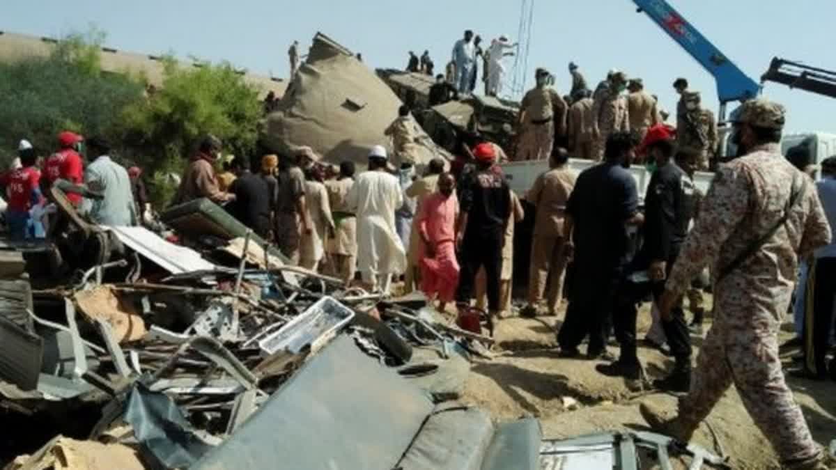 Pakistan Train Accident