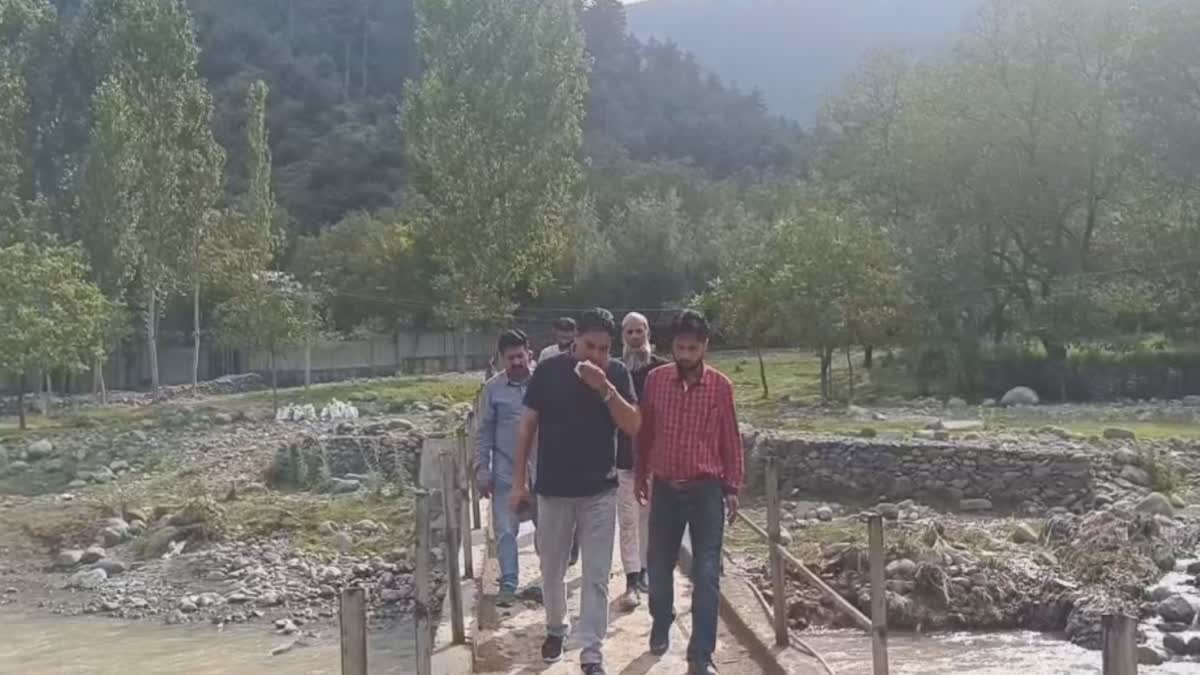 cloudburst-aftermath-director-fisheries-visits-tral-to-asses-the-losses