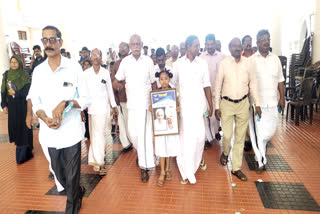 Tour Package to Oommen Chandy tomb  Oommen Chandy tomb in Puthuppally  Oommen Chandy tomb  ഉമ്മൻ ചാണ്ടിയുടെ കല്ലറ  ഉമ്മൻ ചാണ്ടിയുടെ കല്ലറ ടൂര്‍ പാക്കേജ്  ഉമ്മൻ ചാണ്ടിയുടെ കല്ലറയിലേക്കുള്ള ടൂർ പാക്കേജ്  ഉമ്മന്‍ ചാണ്ടി