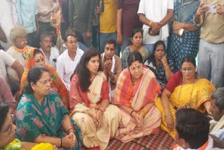 bjp delegates meet victim's family