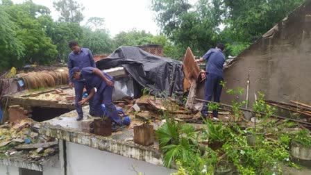 Firecrackers explode in house in Lucknow