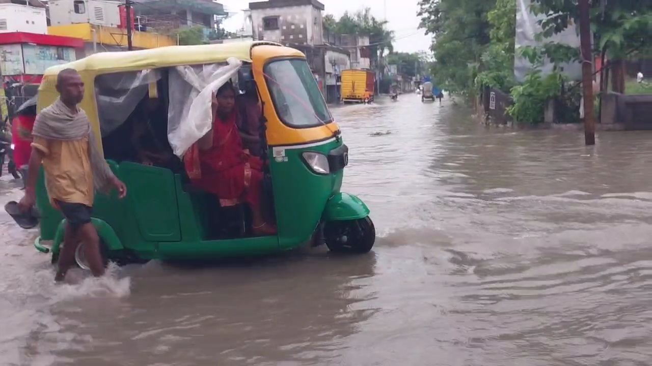 Heavy Rain In Bettiah