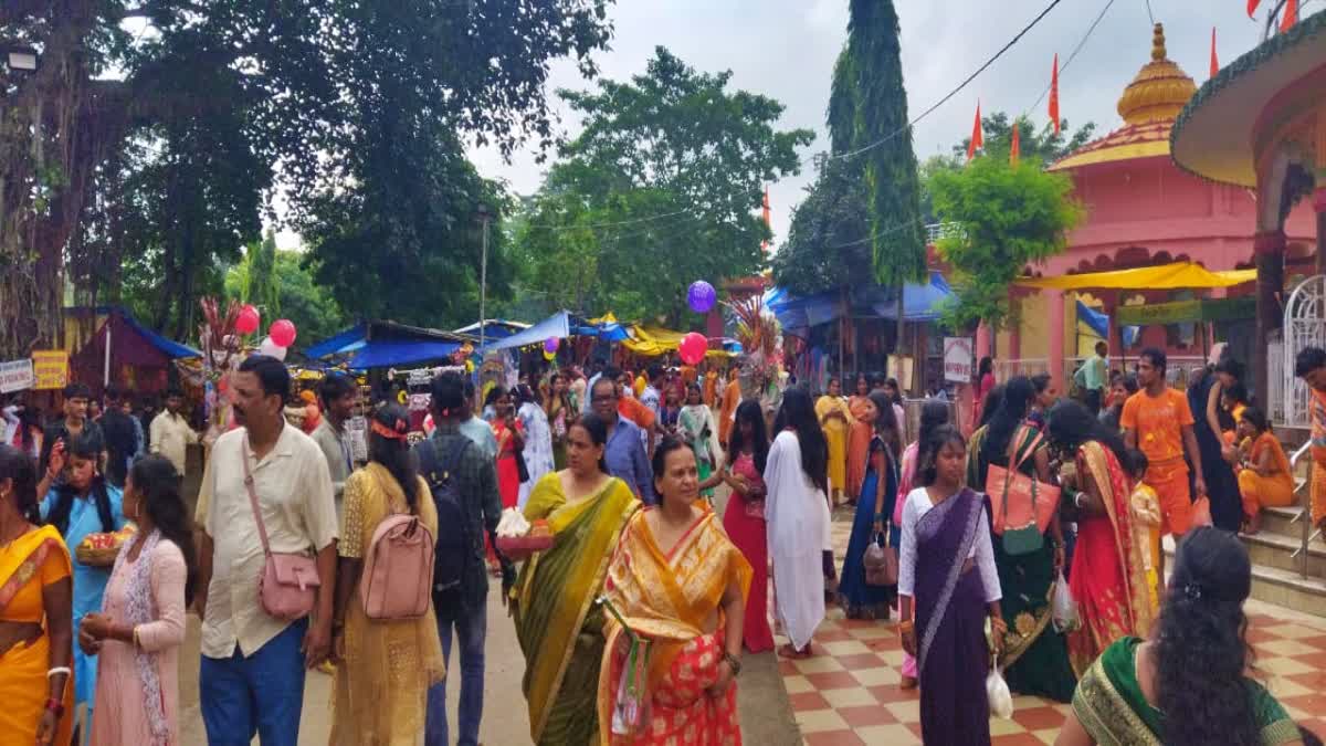 70 thousand devotees performed Jalabhishek of Bholenath at Amreshwar Dham in Khunti On the third Monday of Sawan