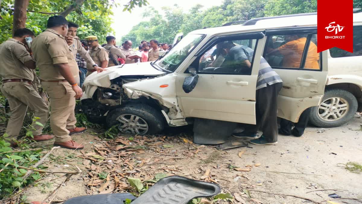 बदमाशों के वाहन की टक्कर से क्षतिग्रस्त थानाध्यक्ष की कार.