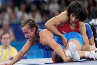 PARIS OLYMPICS  VINESH PHOGAT  ഒക്‌സാന ലിവഞ്ച്  സ്‌പാനിഷ് ഗ്രാൻഡ് പ്രിക്‌സ്