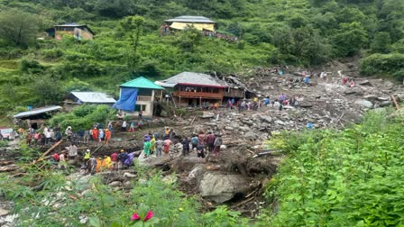 बाढ़ आने के बाद मंडी के रामबन की तस्वीर