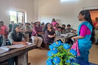 pta collector  teachers day  septmber 5  students  district collector  അധ്യാപകദിനം  ജില്ലാ കളക്‌ടർ ഡോ ദിവ്യ എസ് അയ്യര്‍  വിദ്യാര്‍ഥികൾ  സെപ്‌റ്റംബർ 5  ജില്ലാ ശിശുക്ഷേമ സമിതി  കുഞ്ഞുണ്ണിമാഷ്‌